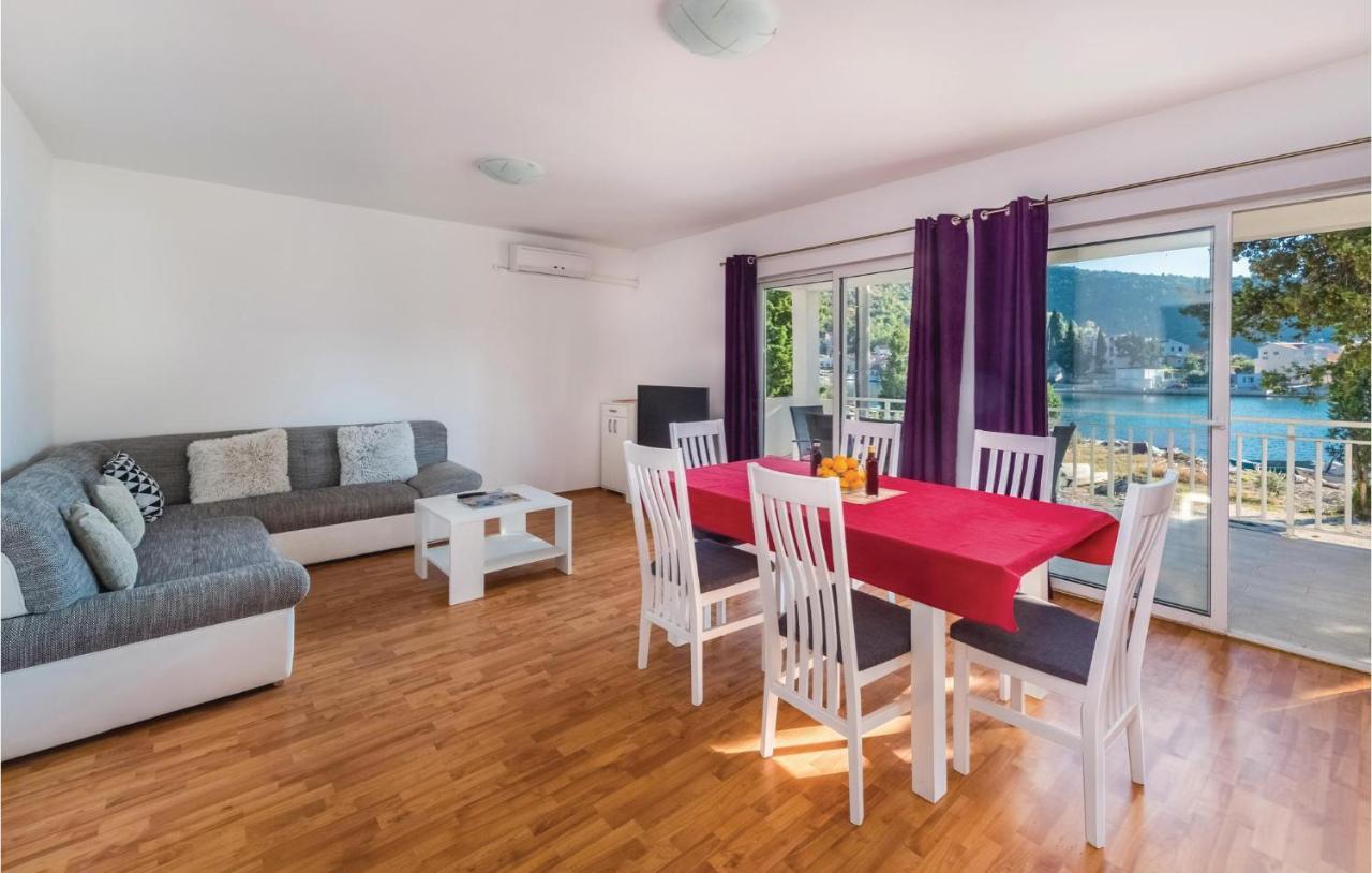 Cozy Apartment In Blace With Wifi Kültér fotó