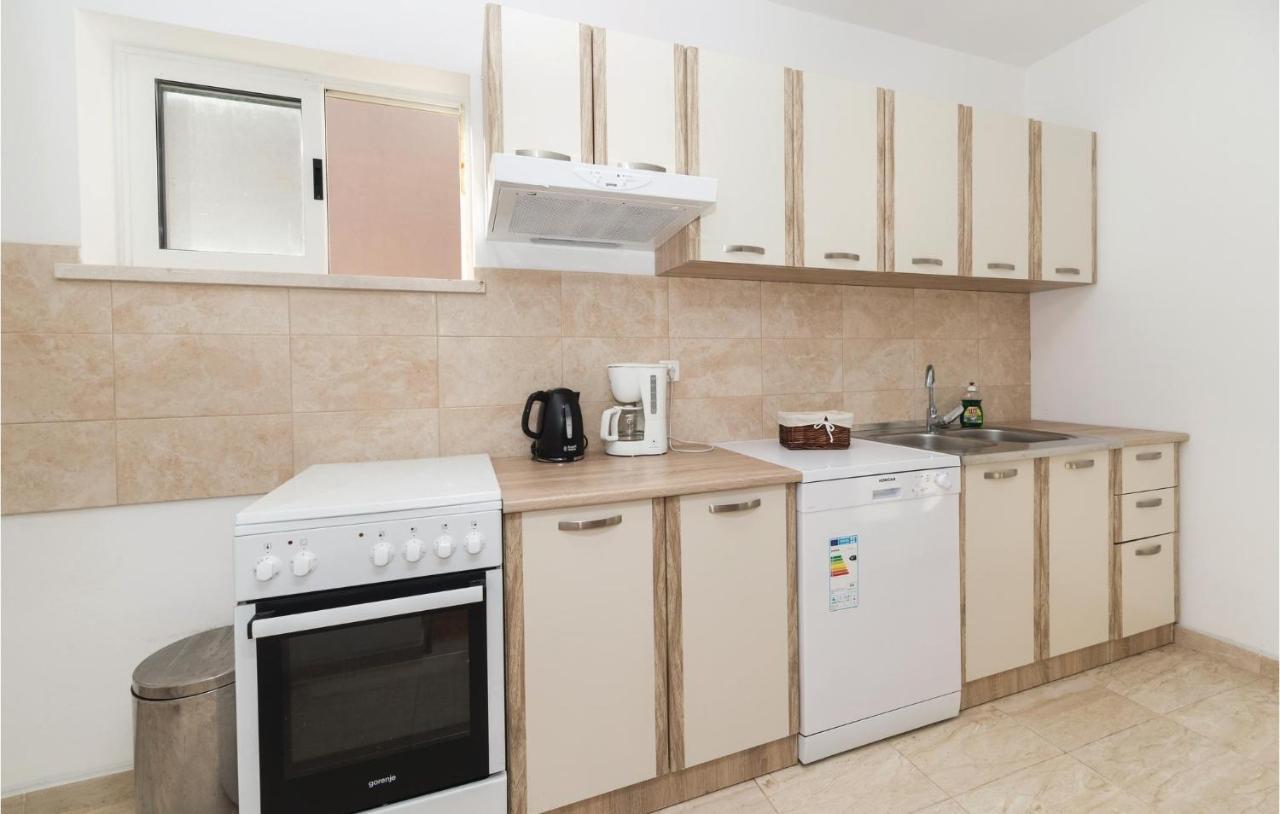 Cozy Apartment In Blace With Wifi Kültér fotó